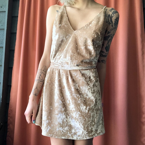 baby pink crushed velvet adjustable dress - Picture 5 of 5